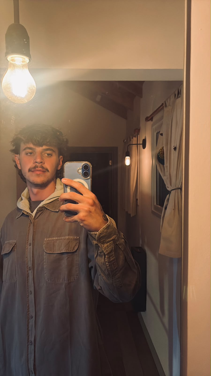 Tomás